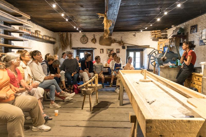 Fabrication du pain de seigle - Grimentz